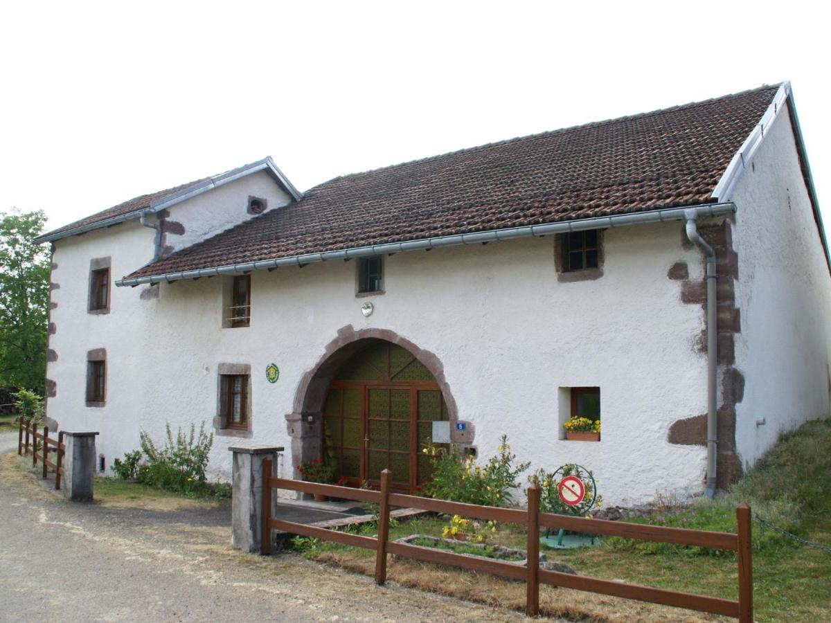 Spacious Holiday Home Near The Forest Esmoulieres Zimmer foto