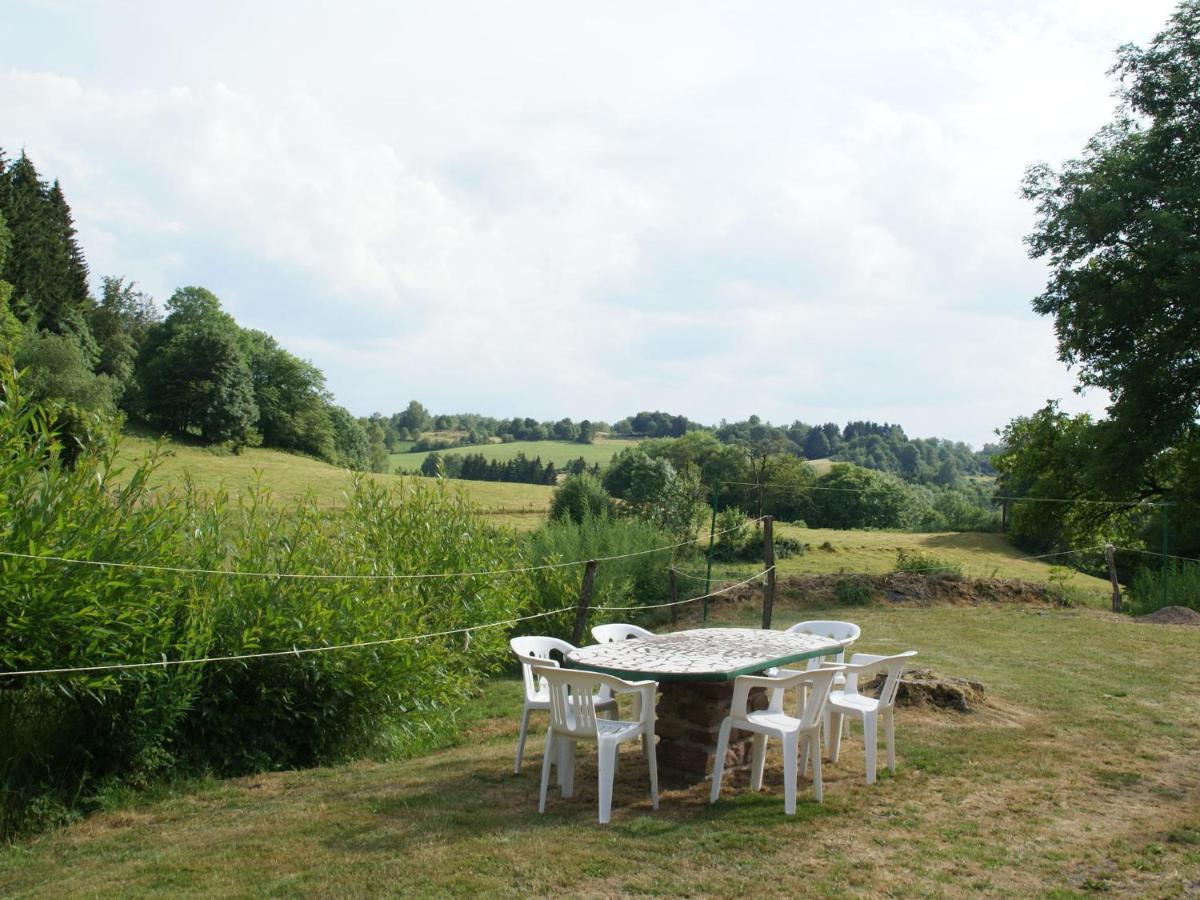 Spacious Holiday Home Near The Forest Esmoulieres Zimmer foto